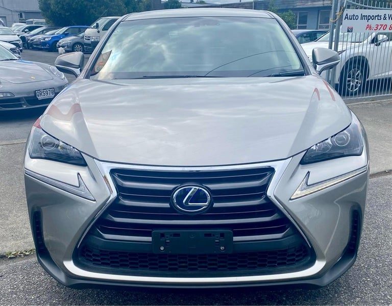 2015 Lexus NX300 Hybrid, photo 2