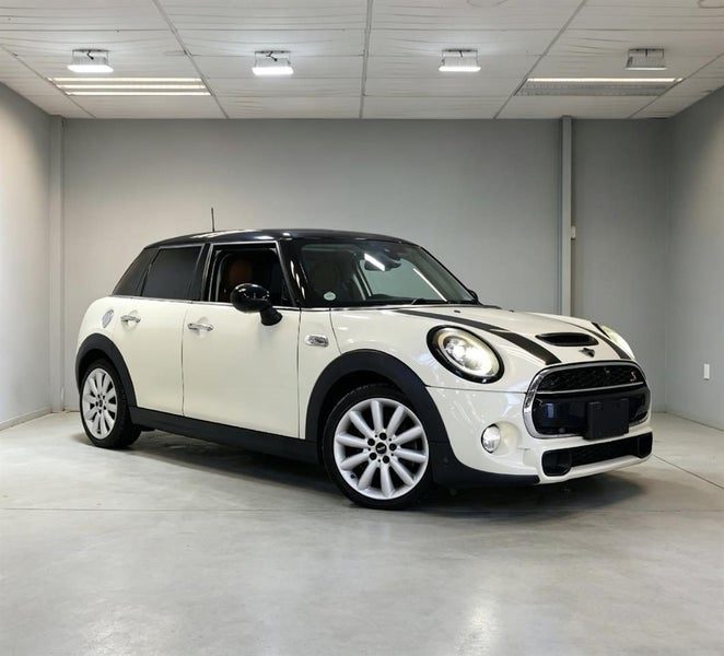 2019 MINI Cooper, main photo