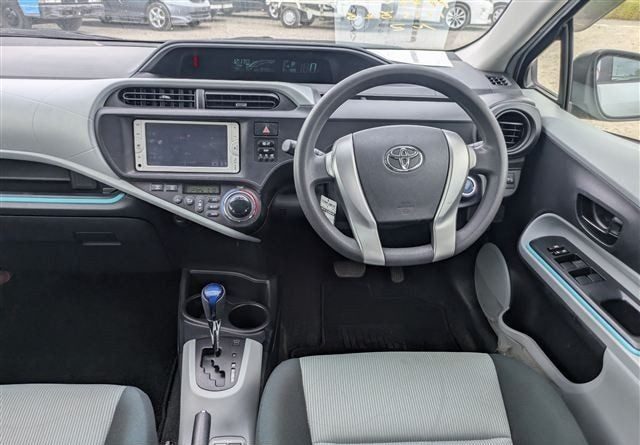 2012 Toyota Aqua 1.5L HYBRID PUSH START, photo 3