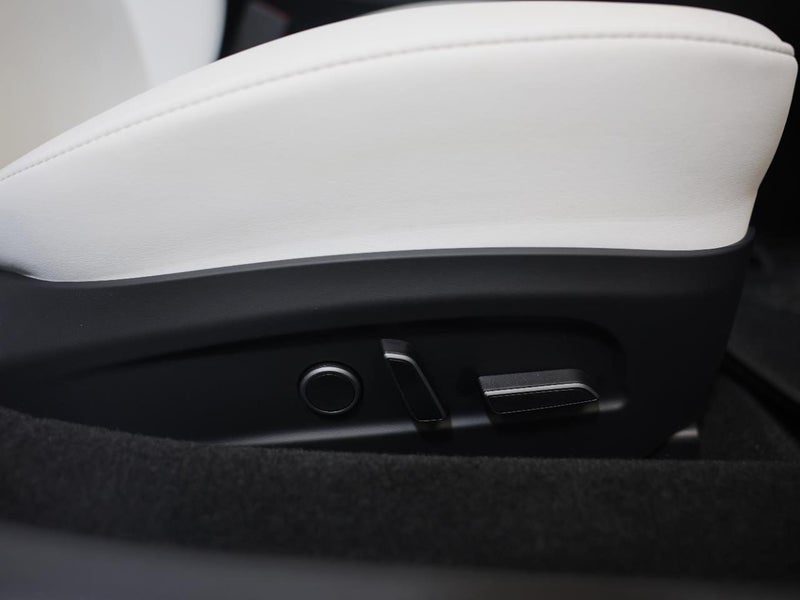 2025 Tesla Model 3, photo 3