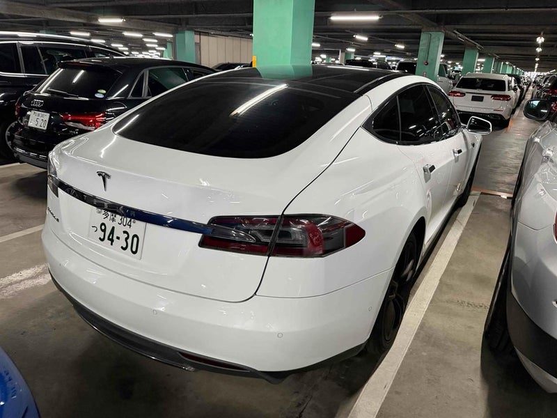 2015 Tesla Model S, photo 2