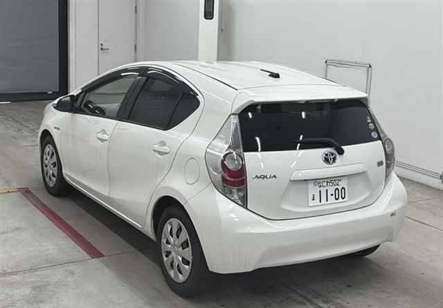 2013 Toyota Aqua 1.5L Hybrid, Eco Mode, EV Mode, photo 2