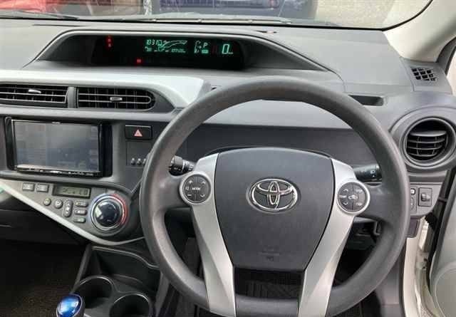 2013 Toyota Aqua 1.5L Hybrid, Eco Mode, EV Mode, photo 3