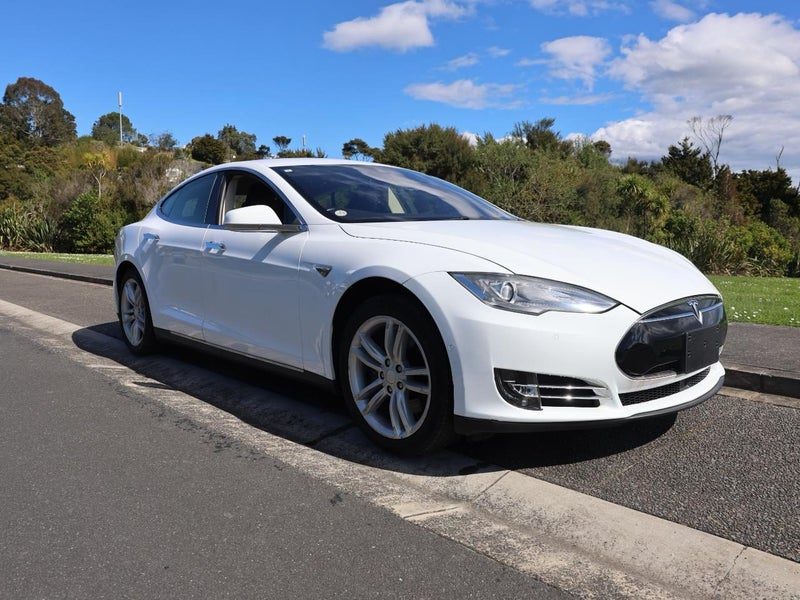 2015 Tesla Model S Autopilot