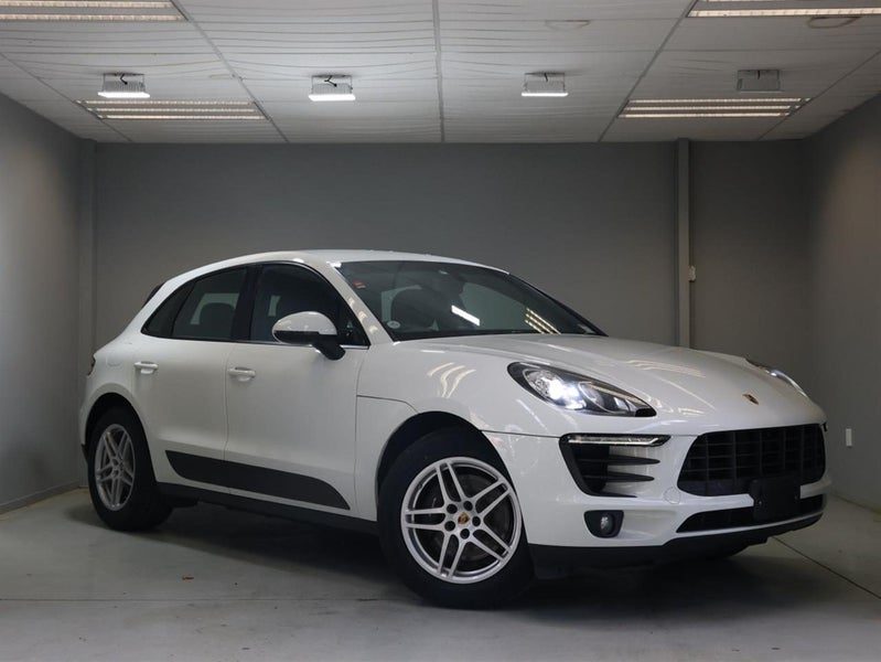 2015 Porsche Macan Turbo, main photo