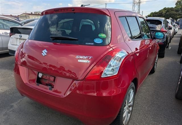 2013 Suzuki Swift XS, photo 2