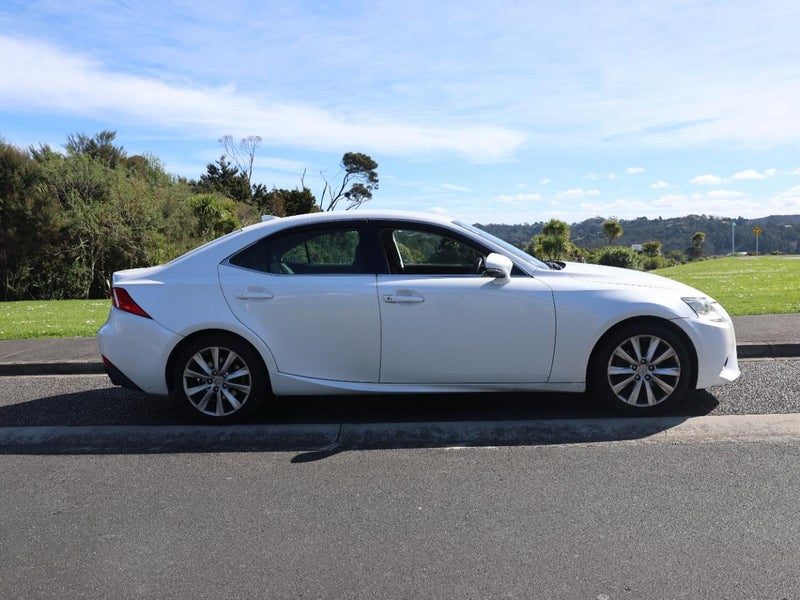 2015 Lexus IS 250 Version S, photo 2