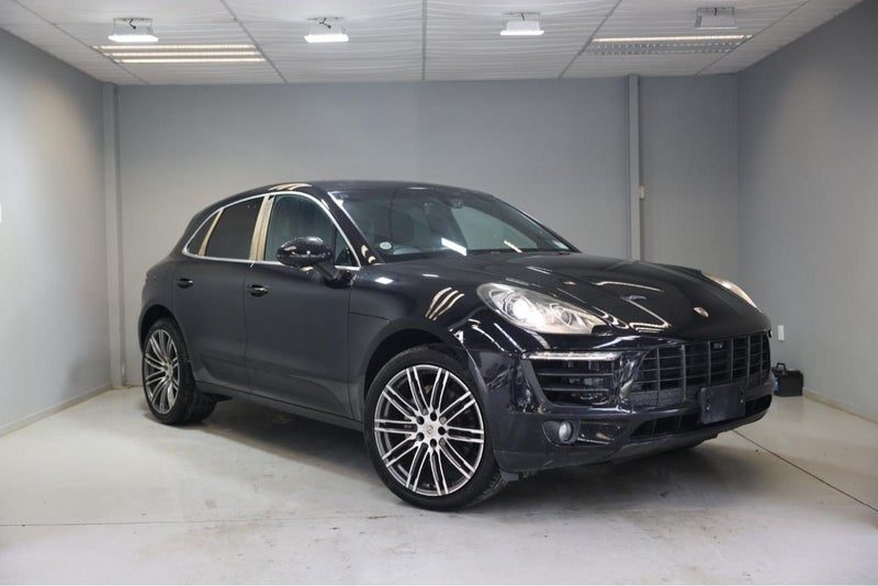 2015 Porsche Macan Turbo, main photo