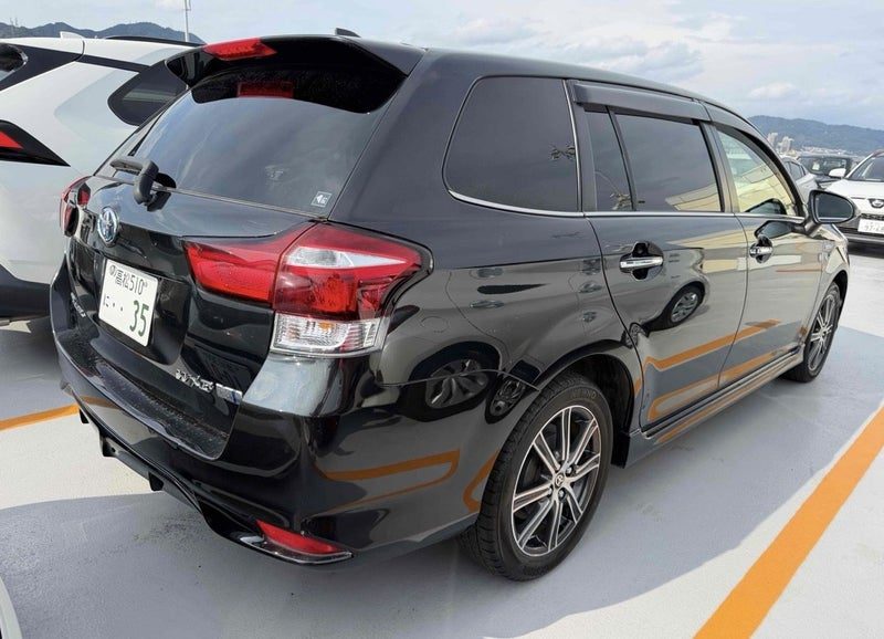 2016 Toyota Corolla Fielder Hybrid WXB, photo 2
