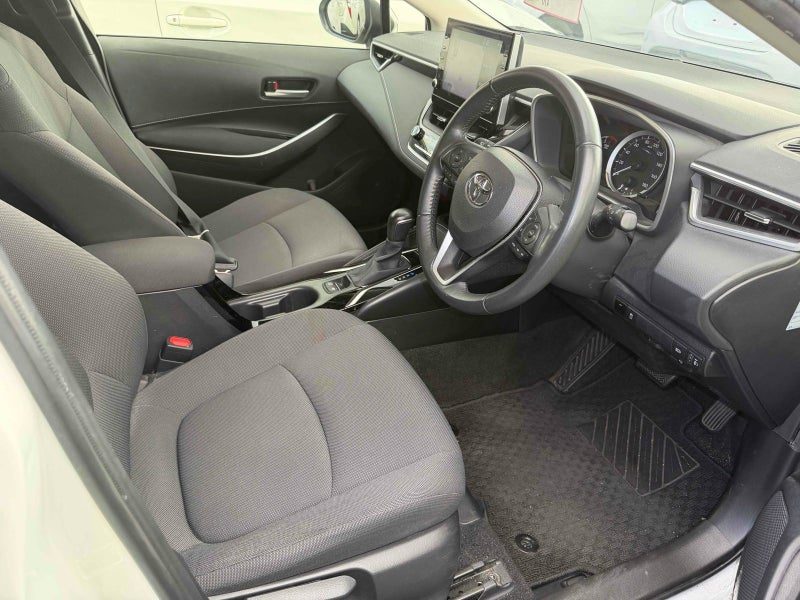 2021 Toyota Corolla S Touring Hybrid, photo 3