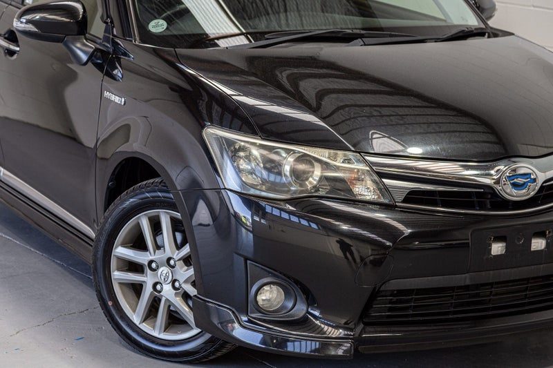 2014 Toyota Corolla Fielder, photo 2