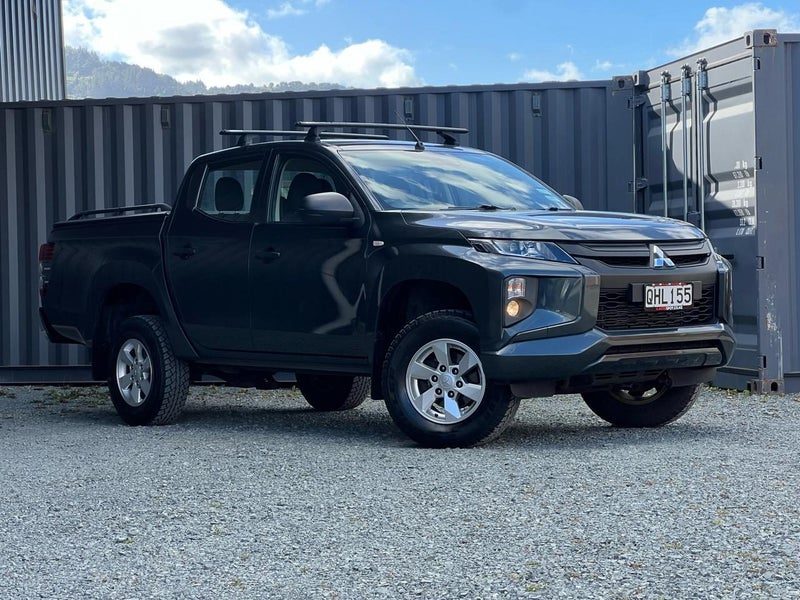 2022 Mitsubishi Triton GLX