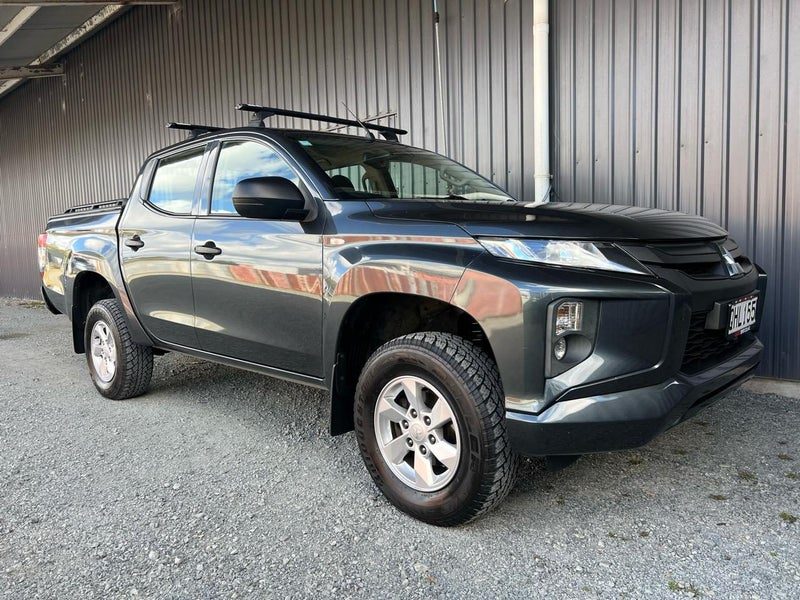2022 Mitsubishi Triton GLX, photo 2