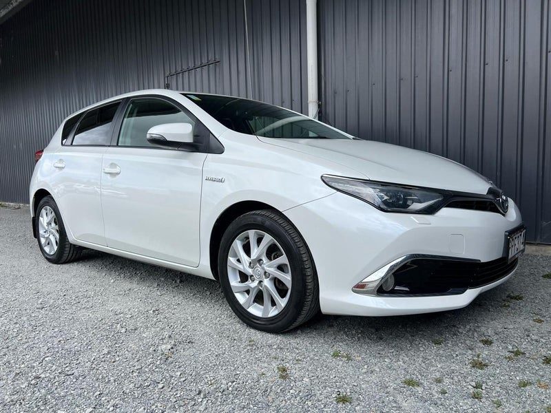 2017 Toyota Corolla Hybrid, photo 2