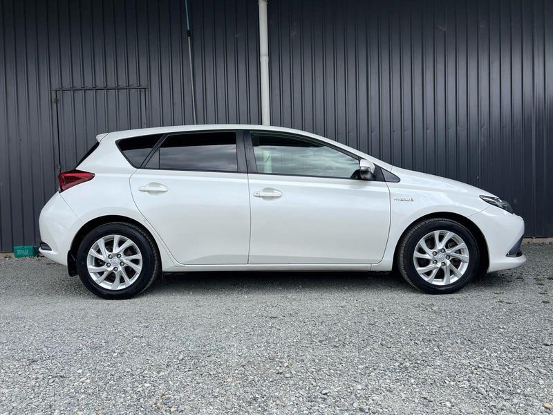 2017 Toyota Corolla Hybrid, photo 3