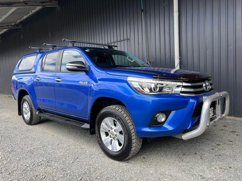2016 Toyota Hilux SR5, photo 2