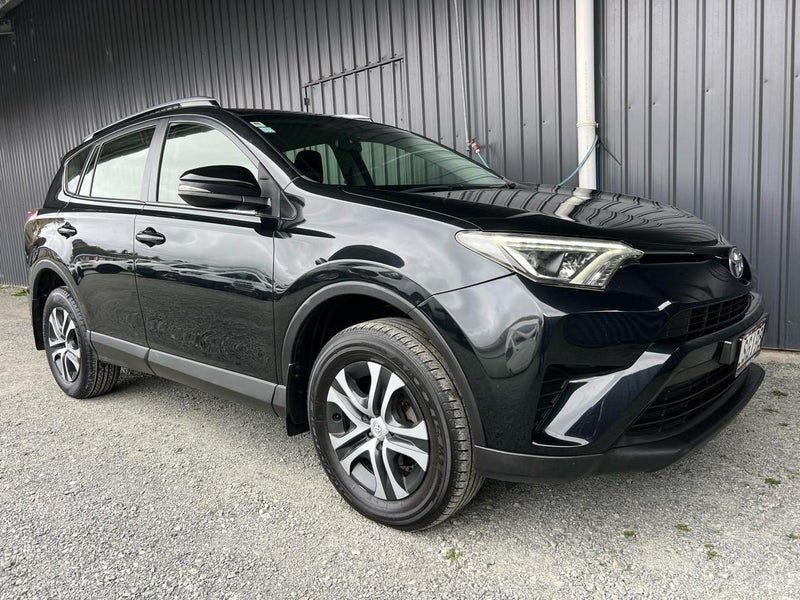 2018 Toyota RAV4 GX, photo 2