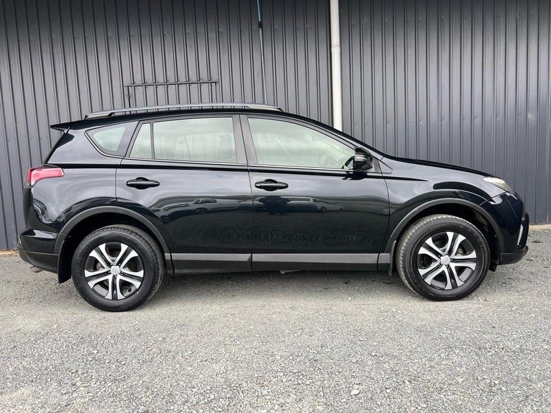 2018 Toyota RAV4 GX, photo 3