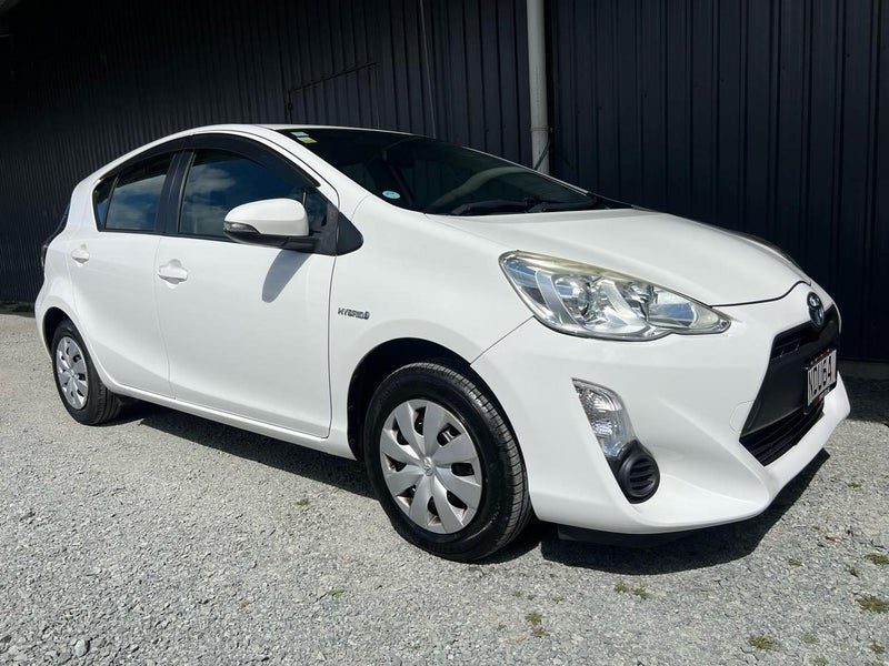 2015 Toyota Aqua No Deposit Finance TAP, photo 2