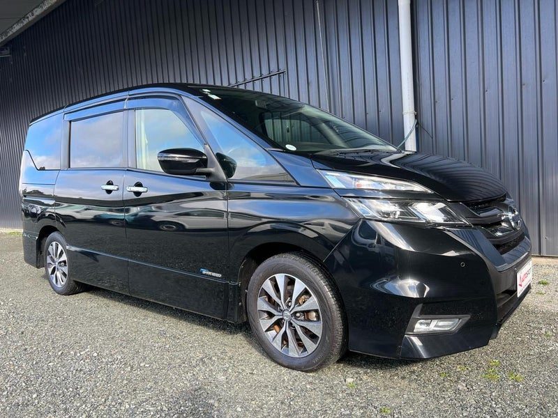2017 Nissan Serena Highway Star, photo 2