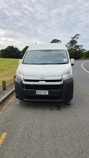 2021 Toyota Hiace Zx Gvn, photo 3