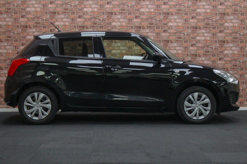 2019 Suzuki Swift 1.2L Petrol, photo 2