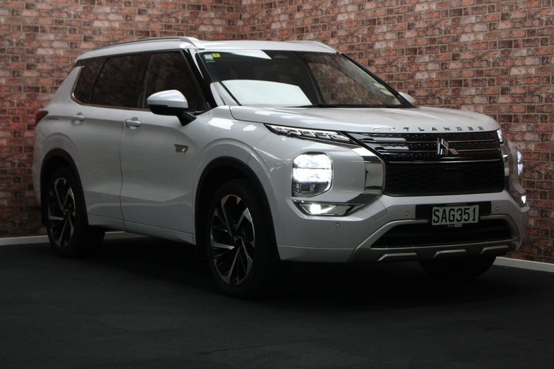 2022 Mitsubishi Outlander VRX PHEV 7 SEAT SUV