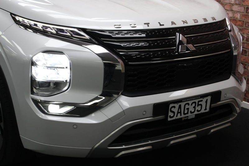 2022 Mitsubishi Outlander VRX PHEV 7 SEAT SUV, photo 2