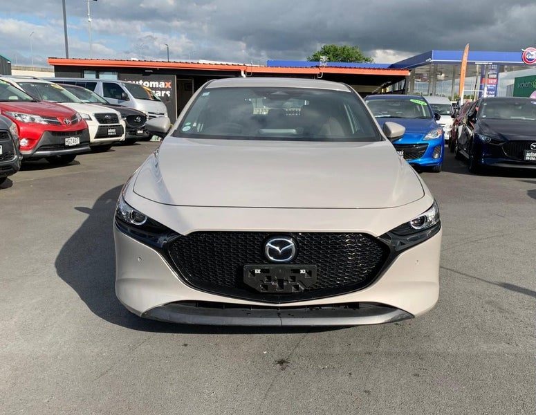 2023 Mazda 3 Fastback, photo 2