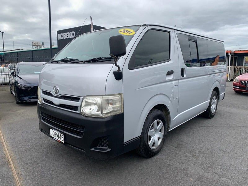2011 Toyota Hiace REGIUS ACE 3.0L TURBO DIESEL, photo 3