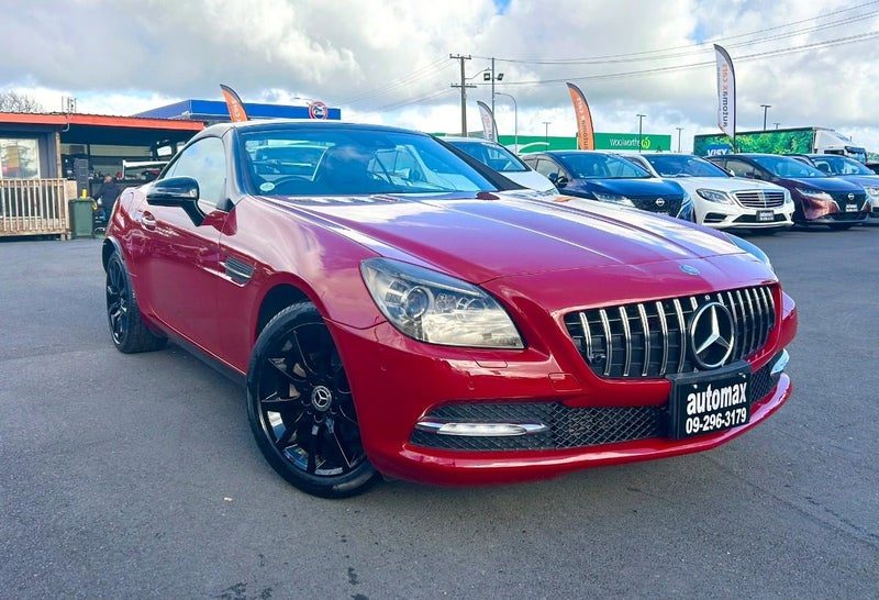 2012 Mercedes-Benz SLK 200 *** LOW KM ***