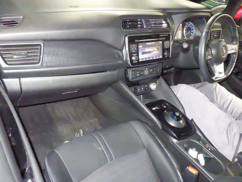 2018 Nissan Leaf G, photo 3