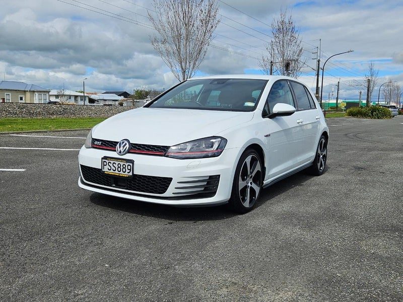 2013 Volkswagen Golf GTI, photo 2