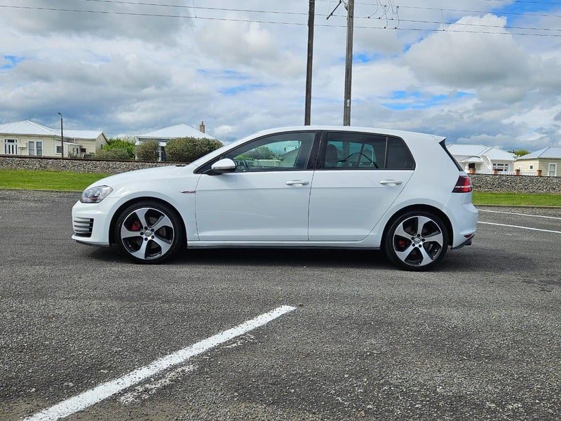 2013 Volkswagen Golf GTI, photo 3