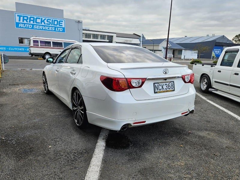 2011 Toyota Mark-X, photo 2