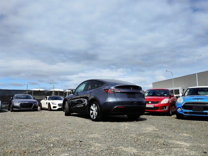 2023 Tesla Model Y Long Range AWD / 4WD, photo 3