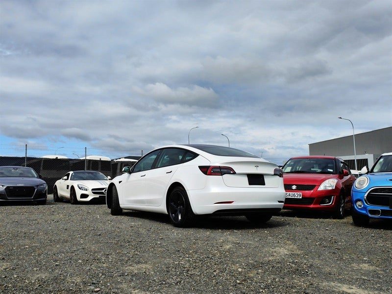 2021 Tesla Model 3 Standard Range Plus, photo 3