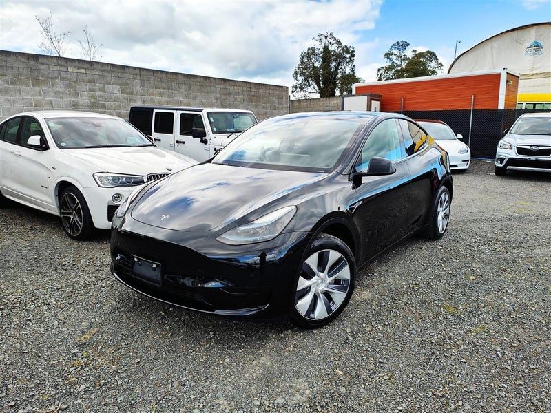 2023 Tesla Model Y Rear Wheel Drive, photo 2