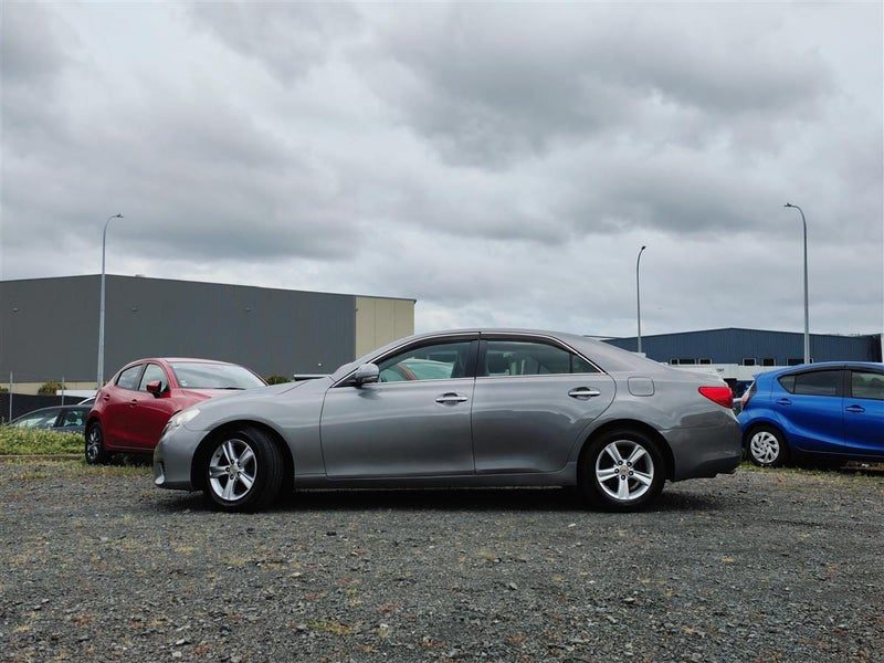 2010 Toyota Mark-X, photo 2