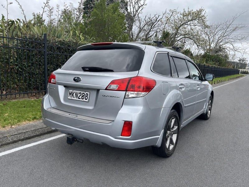 2014 Subaru Legacy Wagon, photo 3