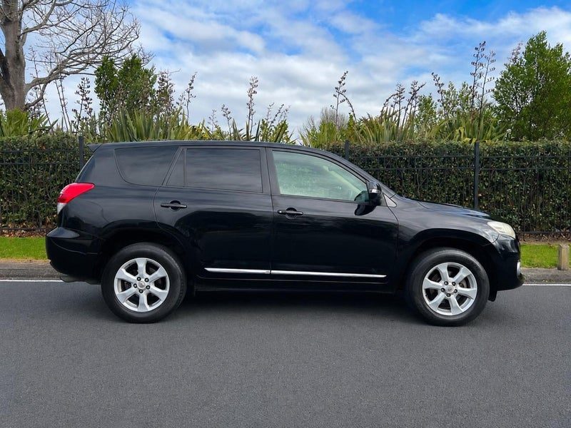 2011 Toyota Vanguard, photo 2