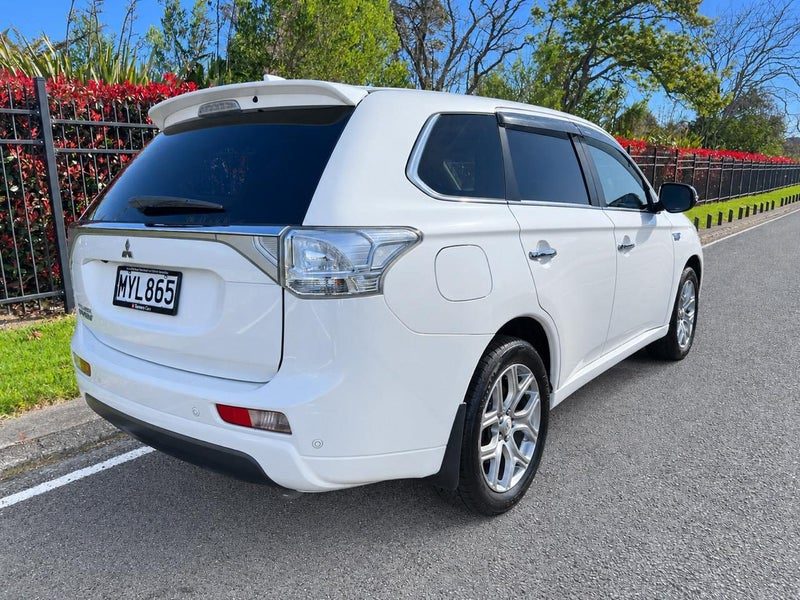 2015 Mitsubishi Outlander, photo 3