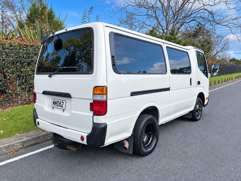 2011 Toyota Dyna, photo 3