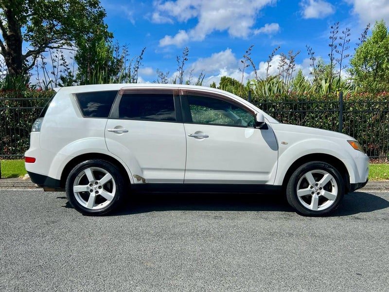 2006 Mitsubishi Outlander 7 Seater, photo 2