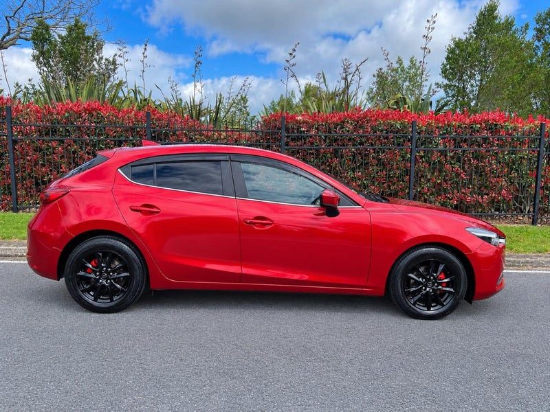 2017 Mazda Axela, photo 2