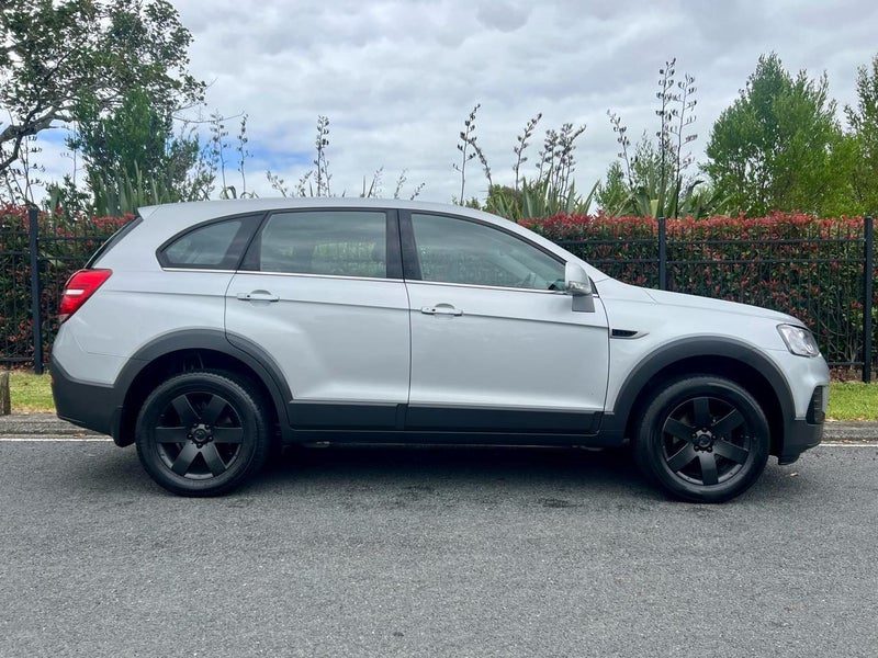 2017 Holden Captiva LS, photo 2