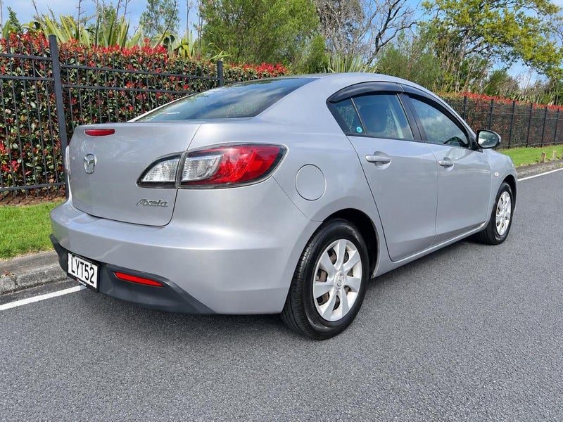 2010 Mazda Axela GREAT KM'S, TIDY, GREAT CAR!!!, photo 3