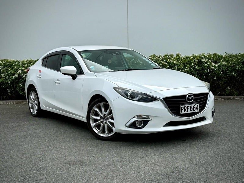 2015 Mazda Axela Hybrid, photo 2