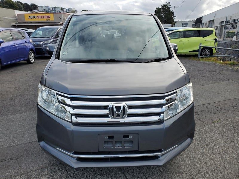 2013 Honda Step Wagon 2.0G 8-seater *113,301km*, photo 2
