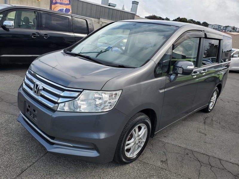 2013 Honda Step Wagon 2.0G 8-seater *113,301km*, photo 3